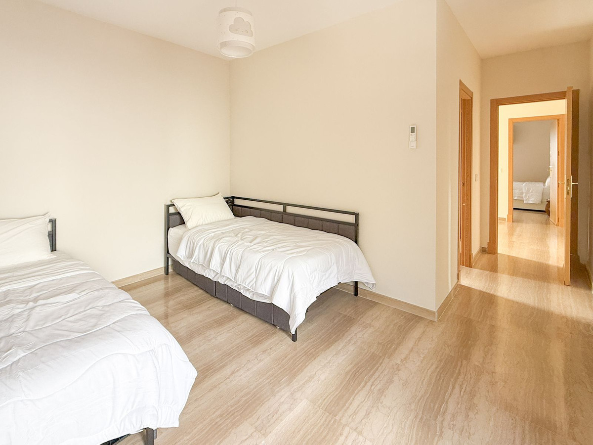 Se vende Villa - Chalet de 4 dormitorios en Costa Del Sol, Málaga, España