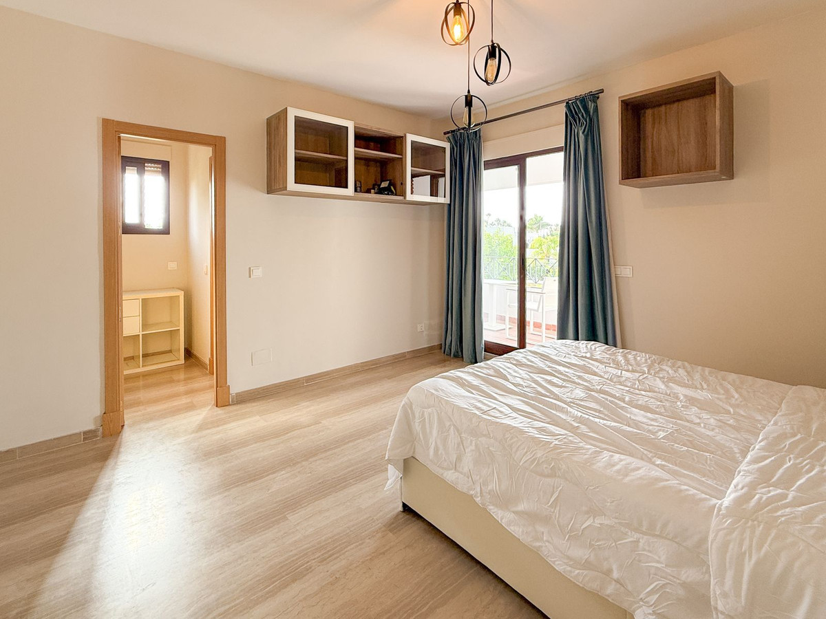 Se vende Villa - Chalet de 4 dormitorios en Costa Del Sol, Málaga, España