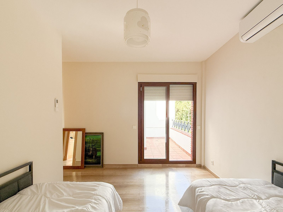 Se vende Villa - Chalet de 4 dormitorios en Costa Del Sol, Málaga, España
