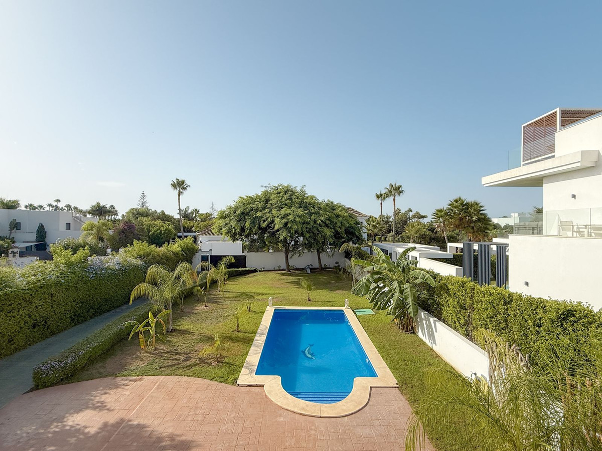 Se vende Villa - Chalet de 4 dormitorios en Costa Del Sol, Málaga, España