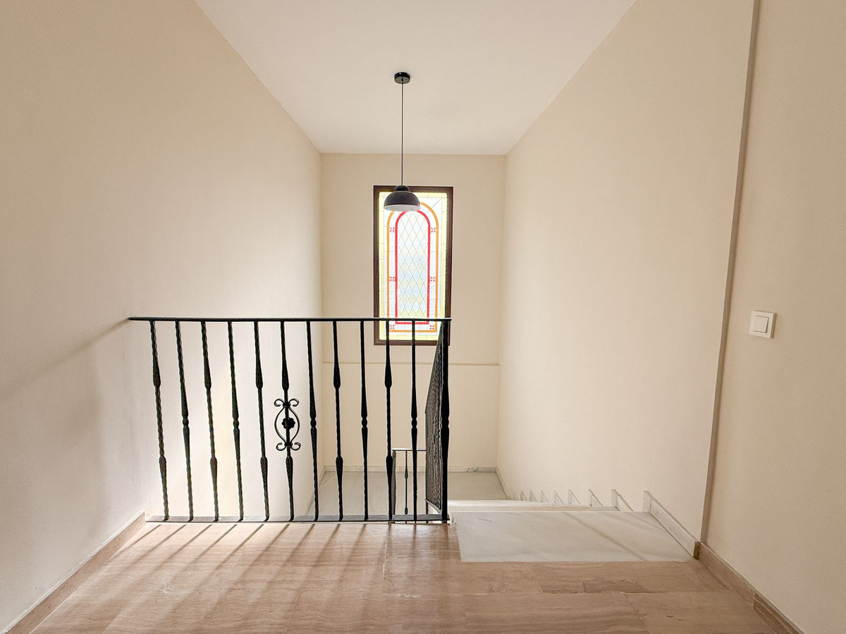 Se vende Villa - Chalet de 4 dormitorios en Costa Del Sol, Málaga, España