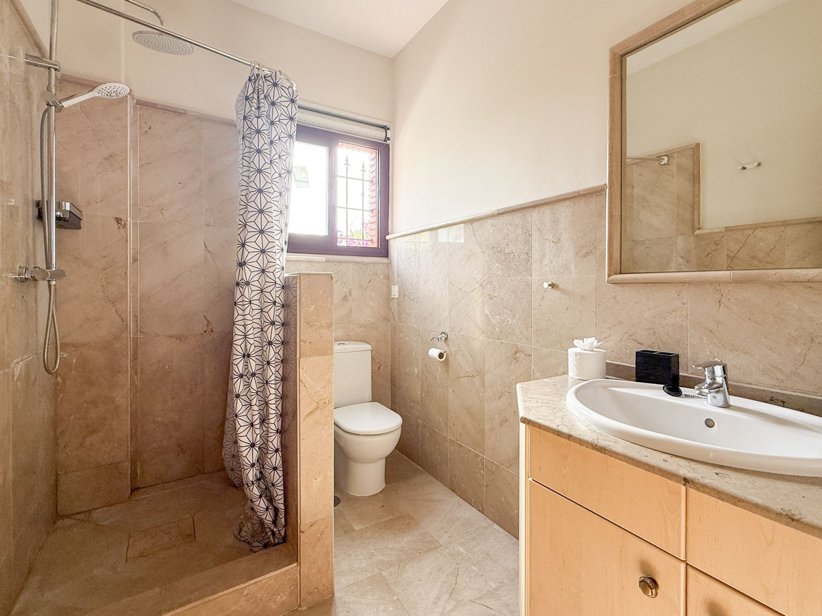 Se vende Villa - Chalet de 4 dormitorios en Costa Del Sol, Málaga, España