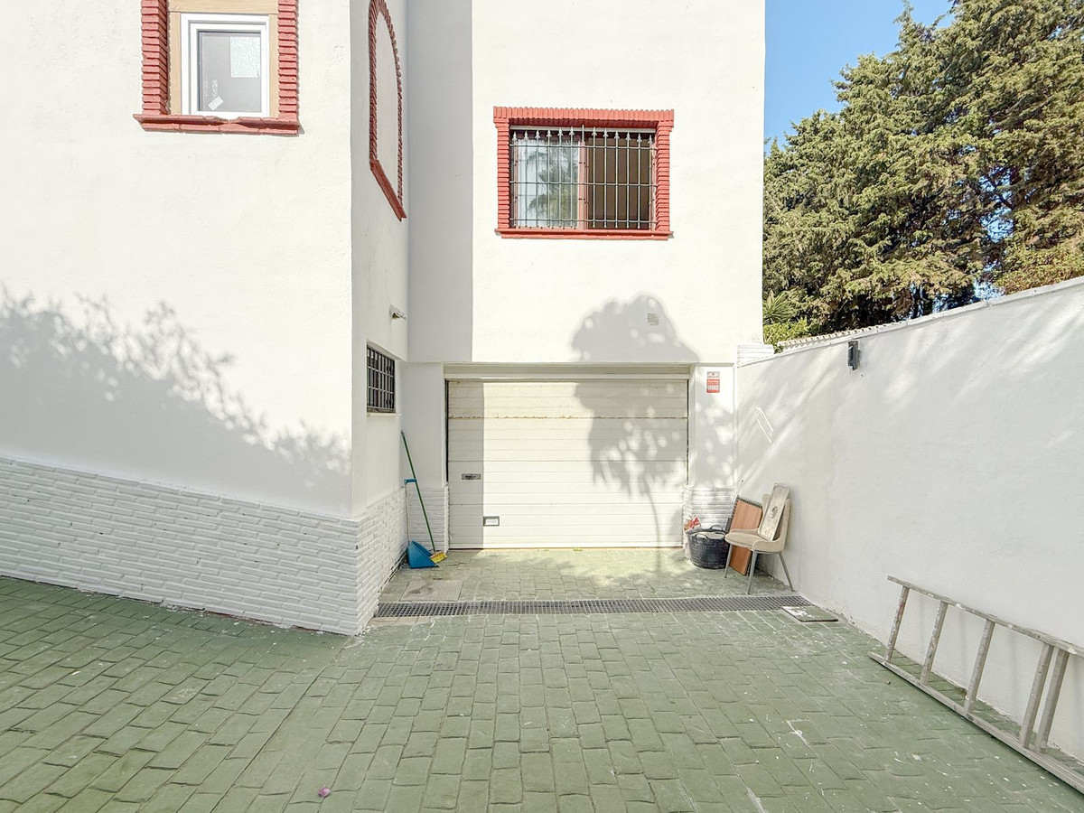 Se vende Villa - Chalet de 4 dormitorios en Costa Del Sol, Málaga, España