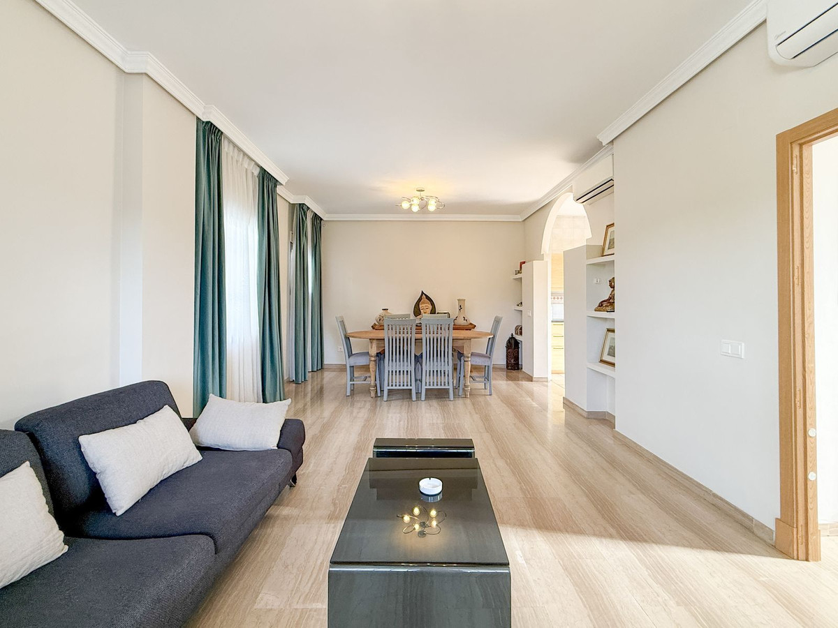Se vende Villa - Chalet de 4 dormitorios en Costa Del Sol, Málaga, España