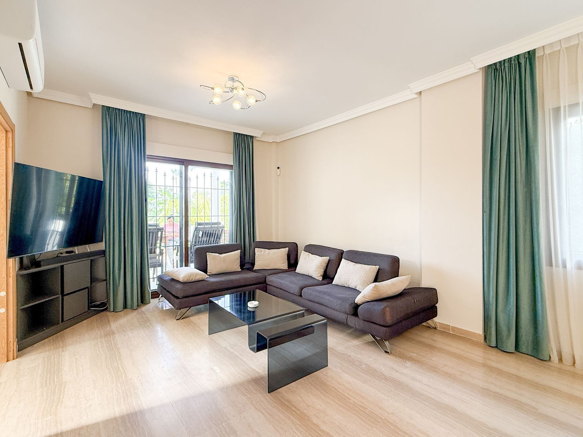 Se vende Villa - Chalet de 4 dormitorios en Costa Del Sol, Málaga, España