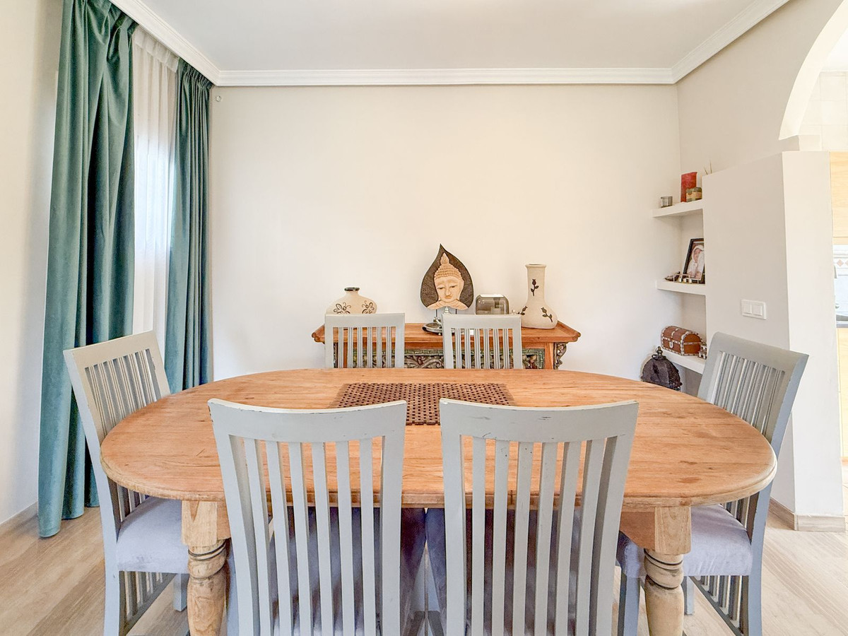 Se vende Villa - Chalet de 4 dormitorios en Costa Del Sol, Málaga, España