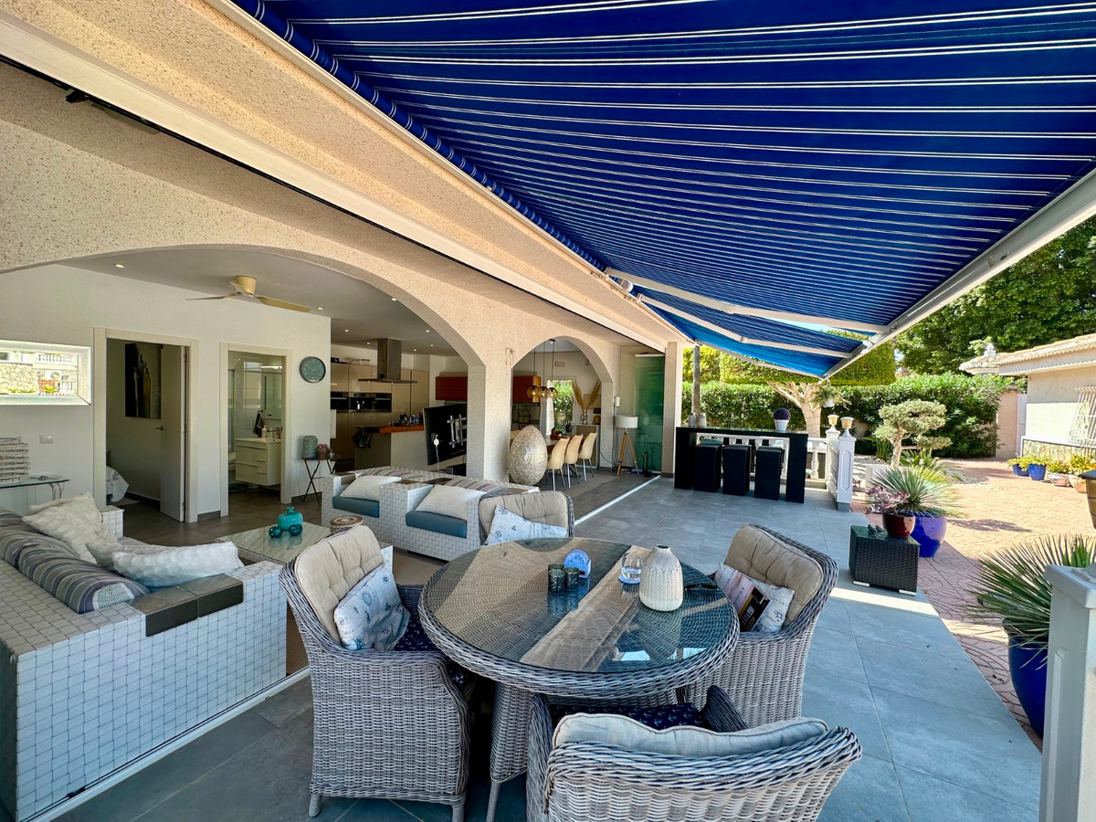 6 Bed Townhouse for sale in Ciudad Quesada Costa Blanca, Alicante, Spain