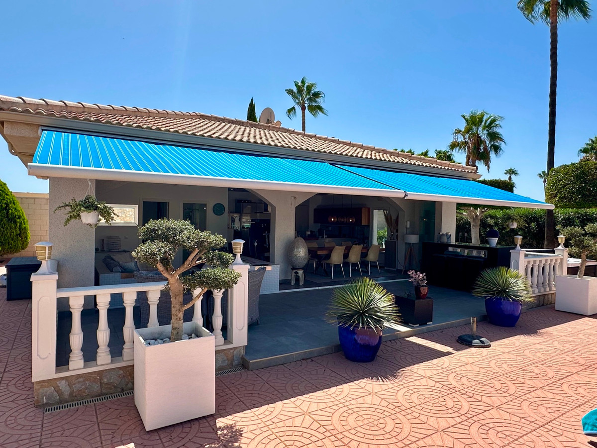 6 Bed Townhouse for sale in Ciudad Quesada Costa Blanca, Alicante, Spain