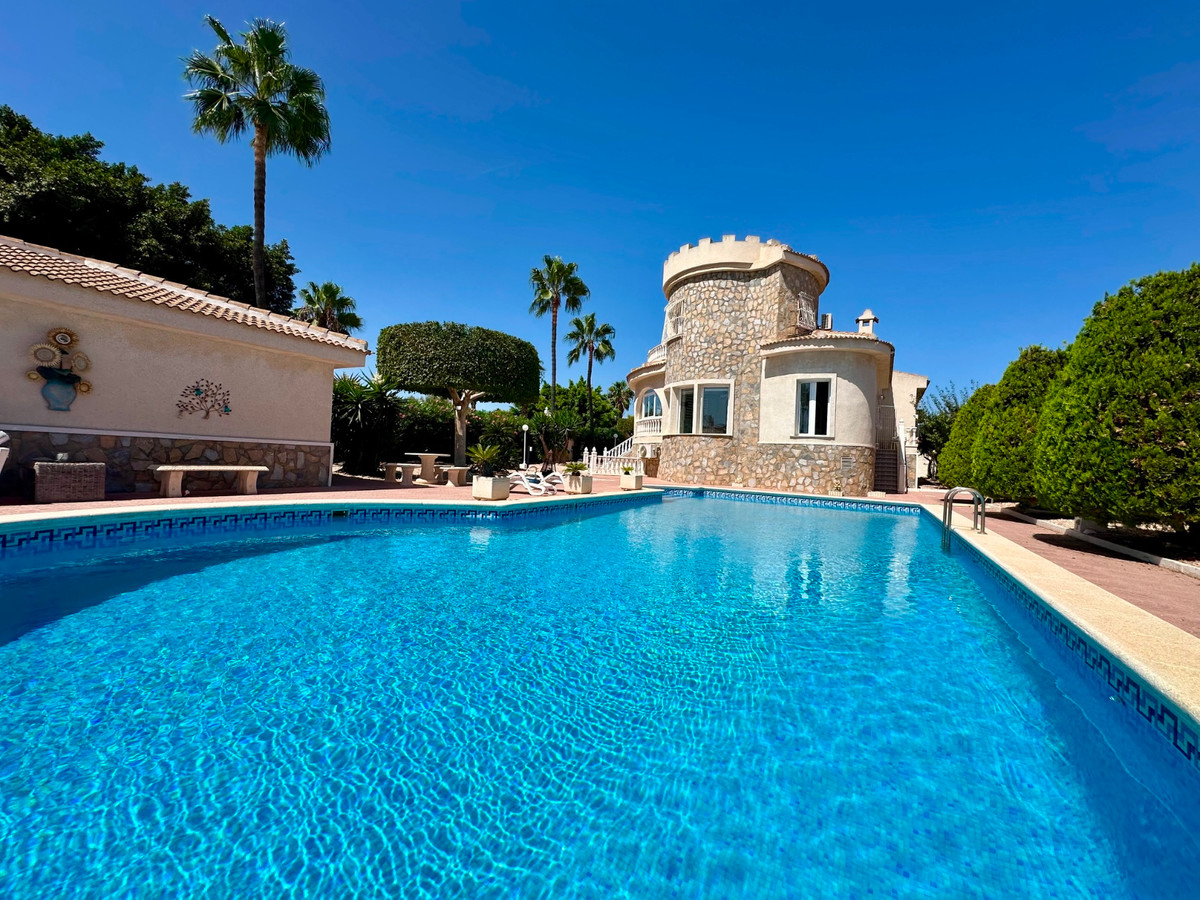 6 Bed Townhouse for sale in Ciudad Quesada Costa Blanca, Alicante, Spain