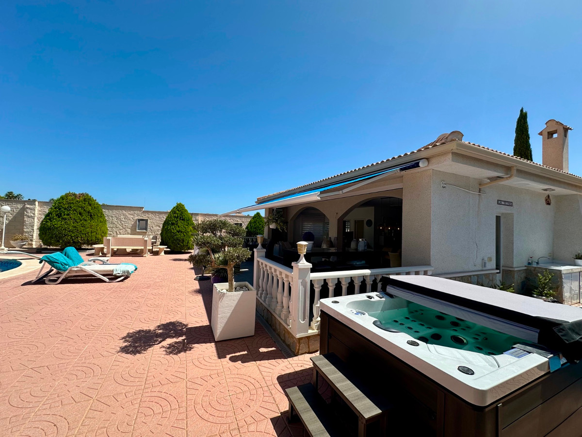 6 Bed Townhouse for sale in Ciudad Quesada Costa Blanca, Alicante, Spain
