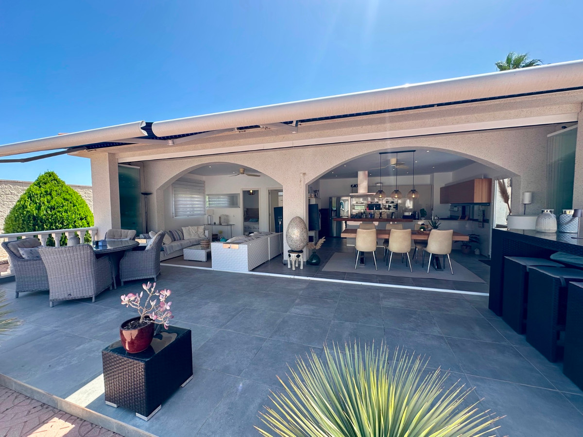 6 Bed Townhouse for sale in Ciudad Quesada Costa Blanca, Alicante, Spain