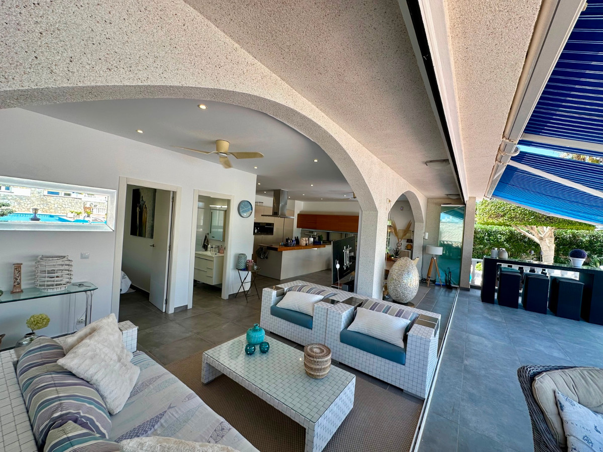 6 Bed Townhouse for sale in Ciudad Quesada Costa Blanca, Alicante, Spain