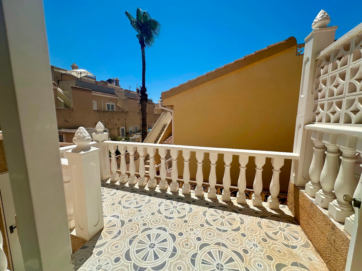 2 Bed Townhouse for sale in Dona Pepa Costa Blanca, Alicante, Spain
