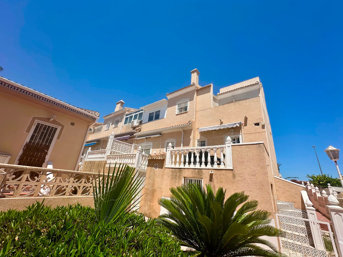 2 Bed Townhouse for sale in Dona Pepa Costa Blanca, Alicante, Spain