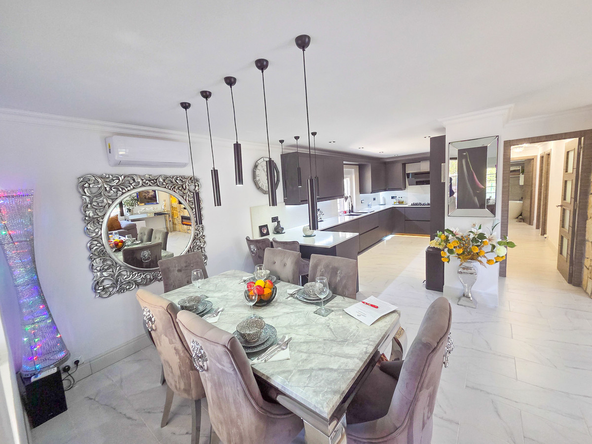 3 Bed Townhouse for sale in Crevillent Costa Blanca, Alicante, Spain