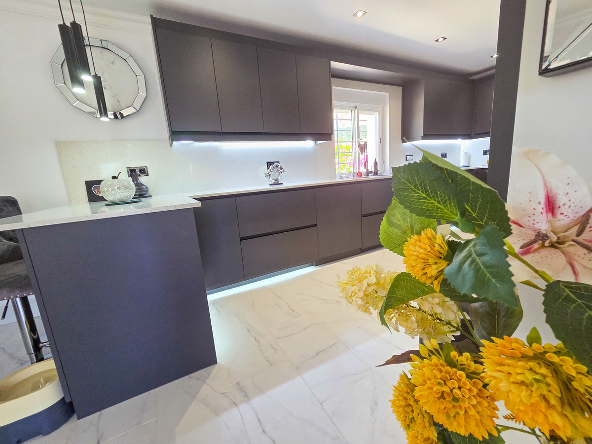 3 Bed Townhouse for sale in Crevillent Costa Blanca, Alicante, Spain
