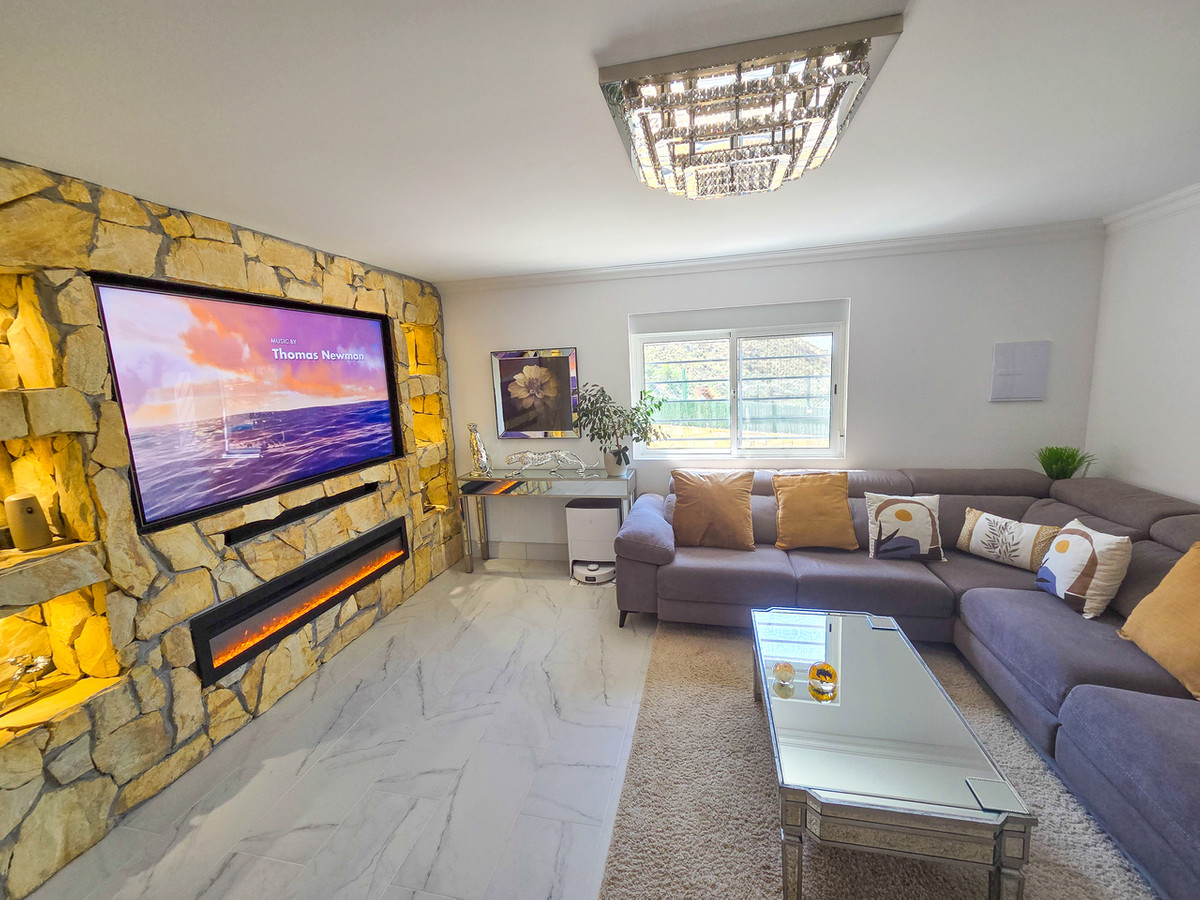 3 Bed Townhouse for sale in Crevillent Costa Blanca, Alicante, Spain