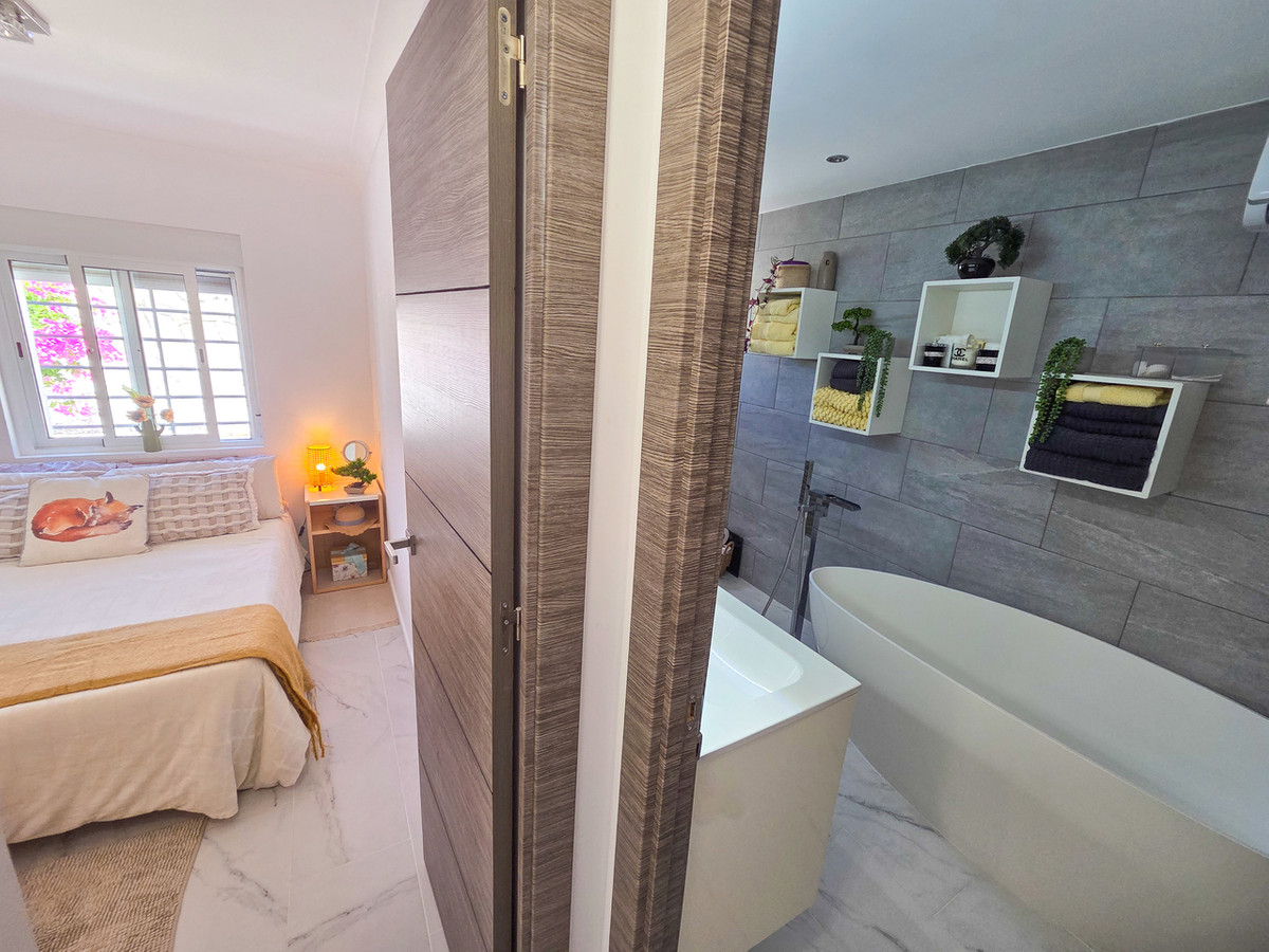 3 Bed Townhouse for sale in Crevillent Costa Blanca, Alicante, Spain