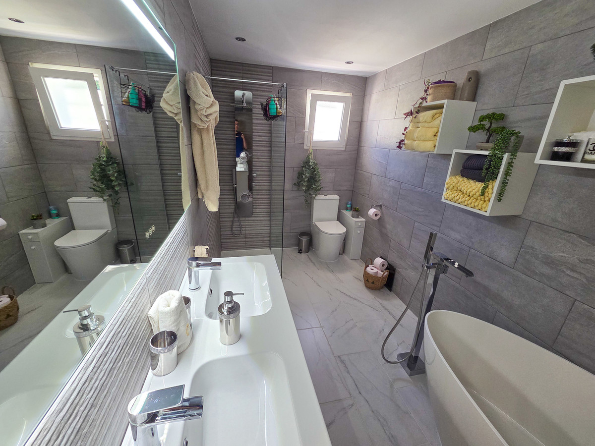 3 Bed Townhouse for sale in Crevillent Costa Blanca, Alicante, Spain