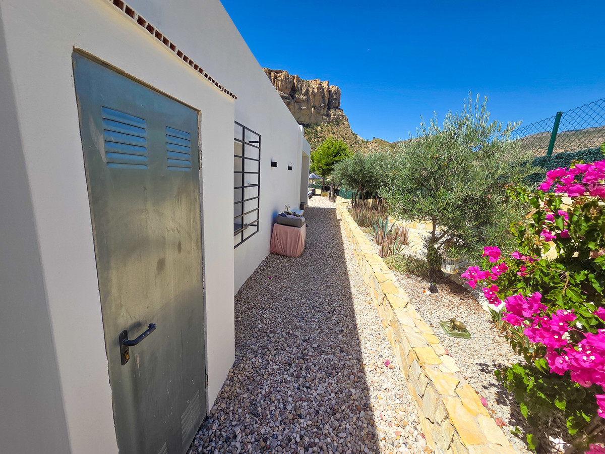 3 Bed Townhouse for sale in Crevillent Costa Blanca, Alicante, Spain