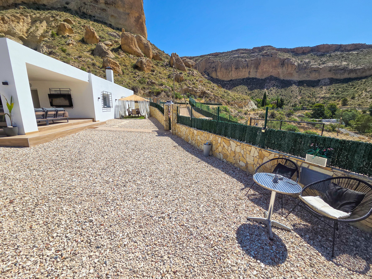 3 Bed Townhouse for sale in Crevillent Costa Blanca, Alicante, Spain