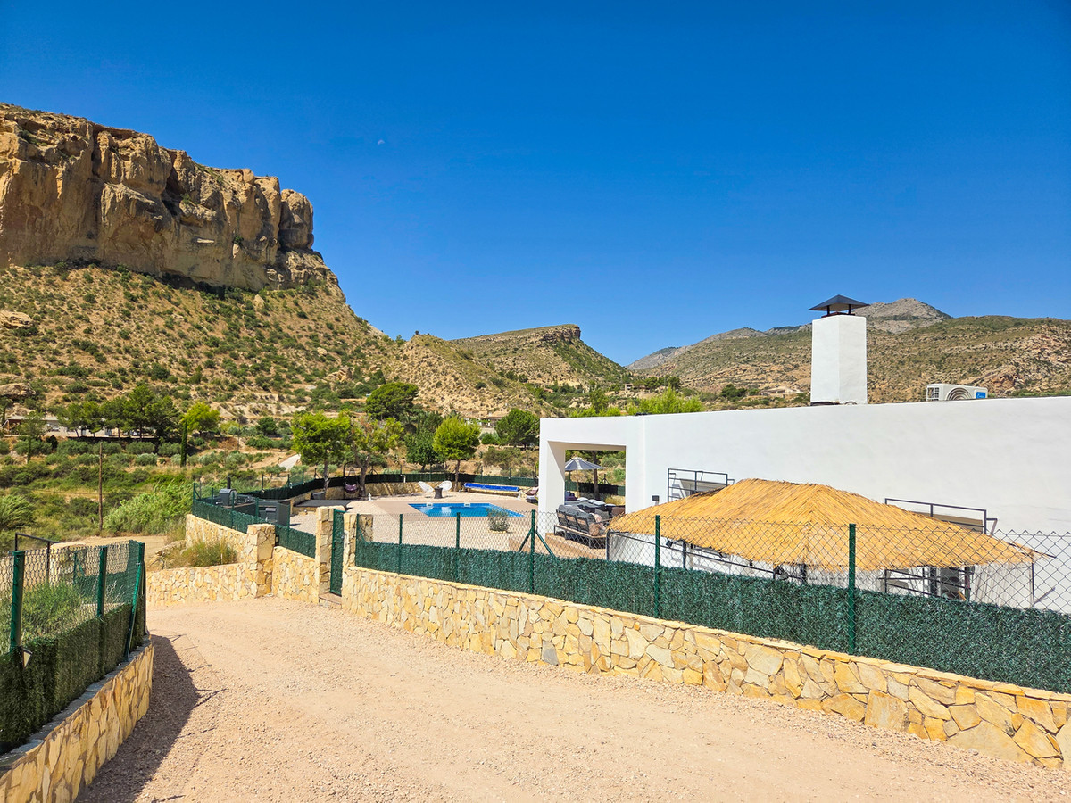 3 Bed Townhouse for sale in Crevillent Costa Blanca, Alicante, Spain