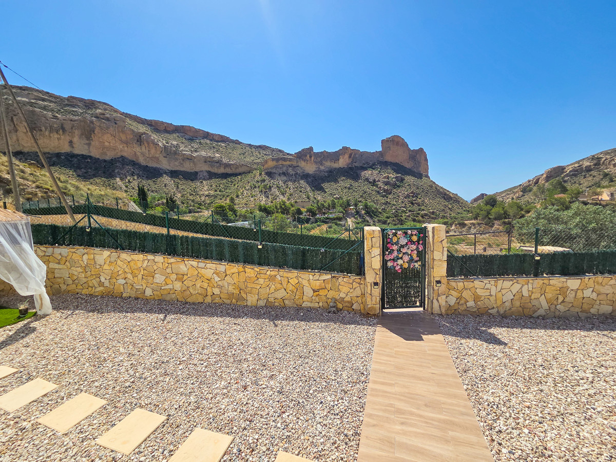 3 Bed Townhouse for sale in Crevillent Costa Blanca, Alicante, Spain