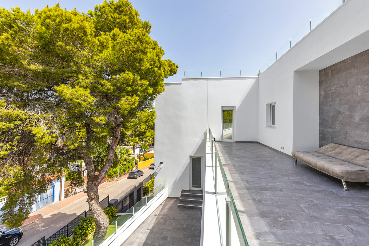 5 Bed Townhouse for sale in Los Balcones Costa Blanca, Alicante, Spain
