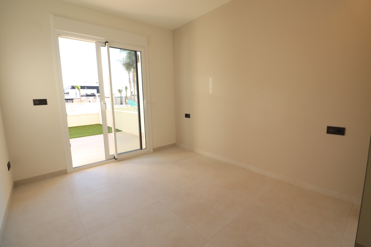 2 Bed Apartment for sale in Urbanización El Raso Costa Blanca, Alicante, Spain