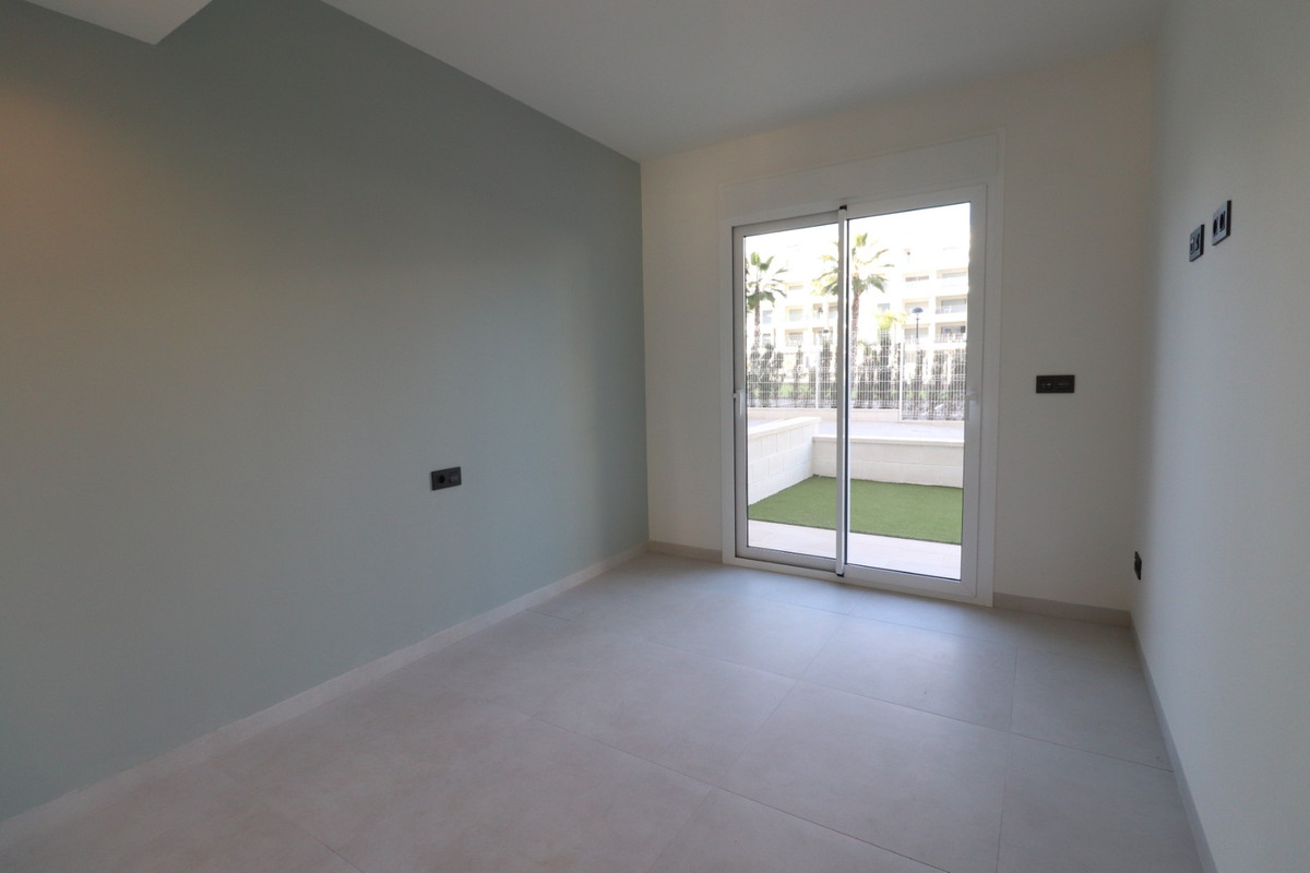 2 Bed Apartment for sale in Urbanización El Raso Costa Blanca, Alicante, Spain