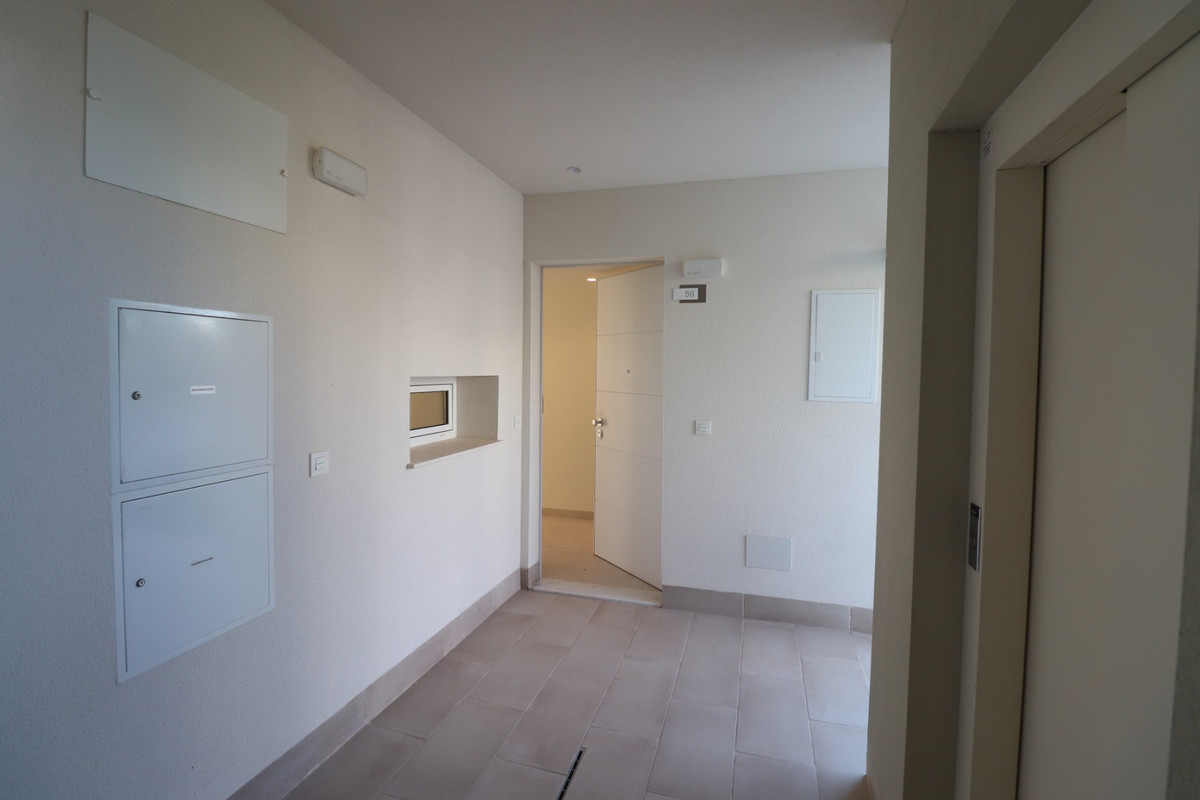 2 Bed Apartment for sale in Urbanización El Raso Costa Blanca, Alicante, Spain