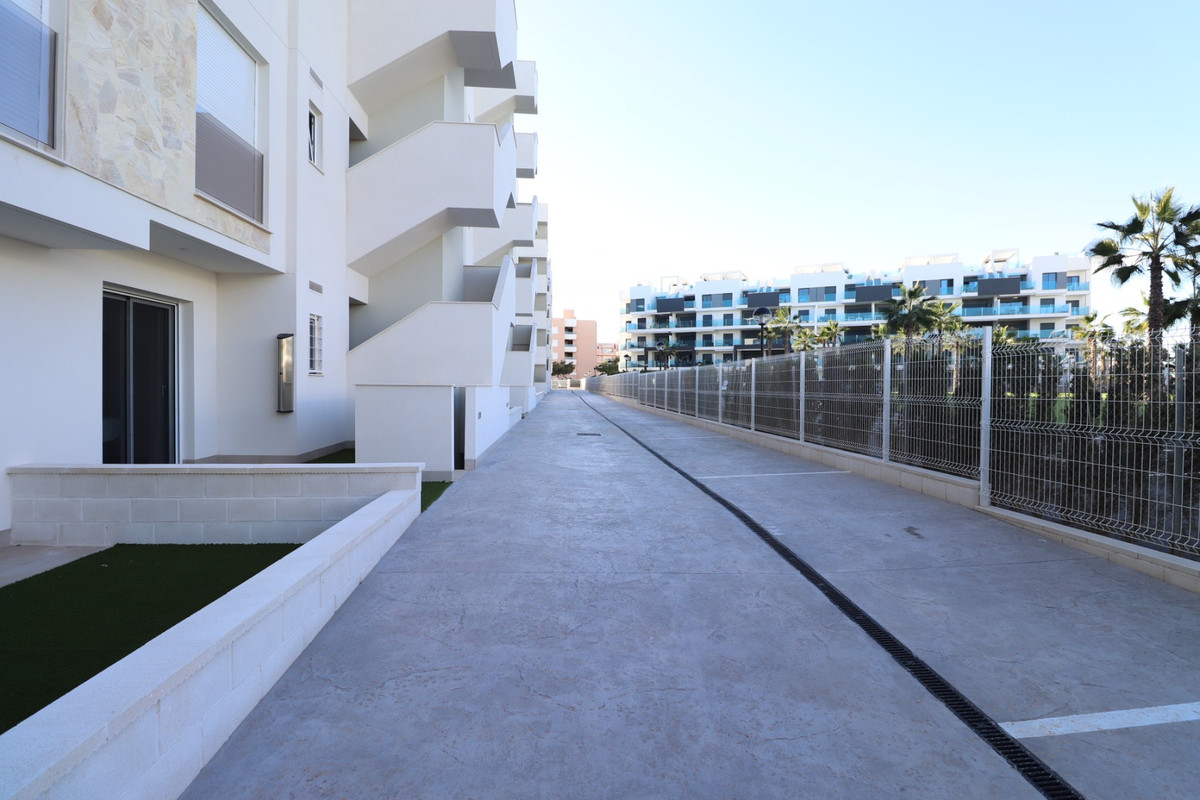 2 Bed Apartment for sale in Urbanización El Raso Costa Blanca, Alicante, Spain