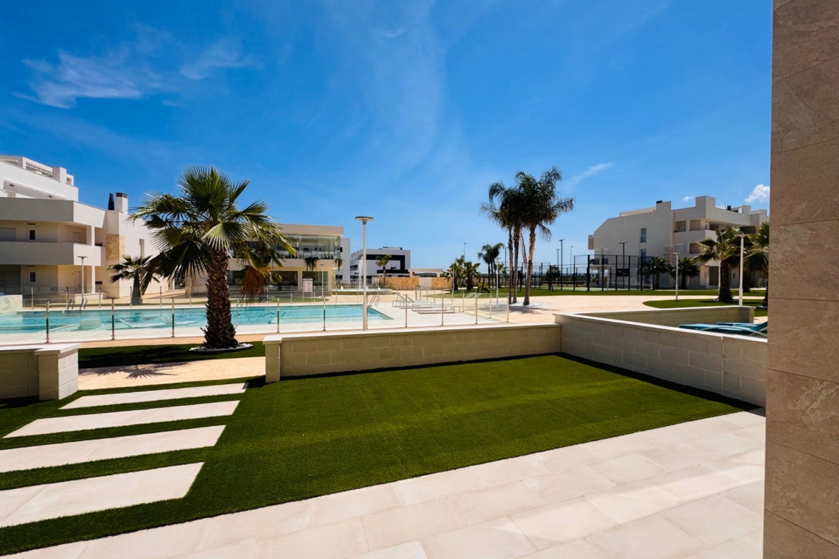2 Bed Apartment for sale in Urbanización El Raso Costa Blanca, Alicante, Spain