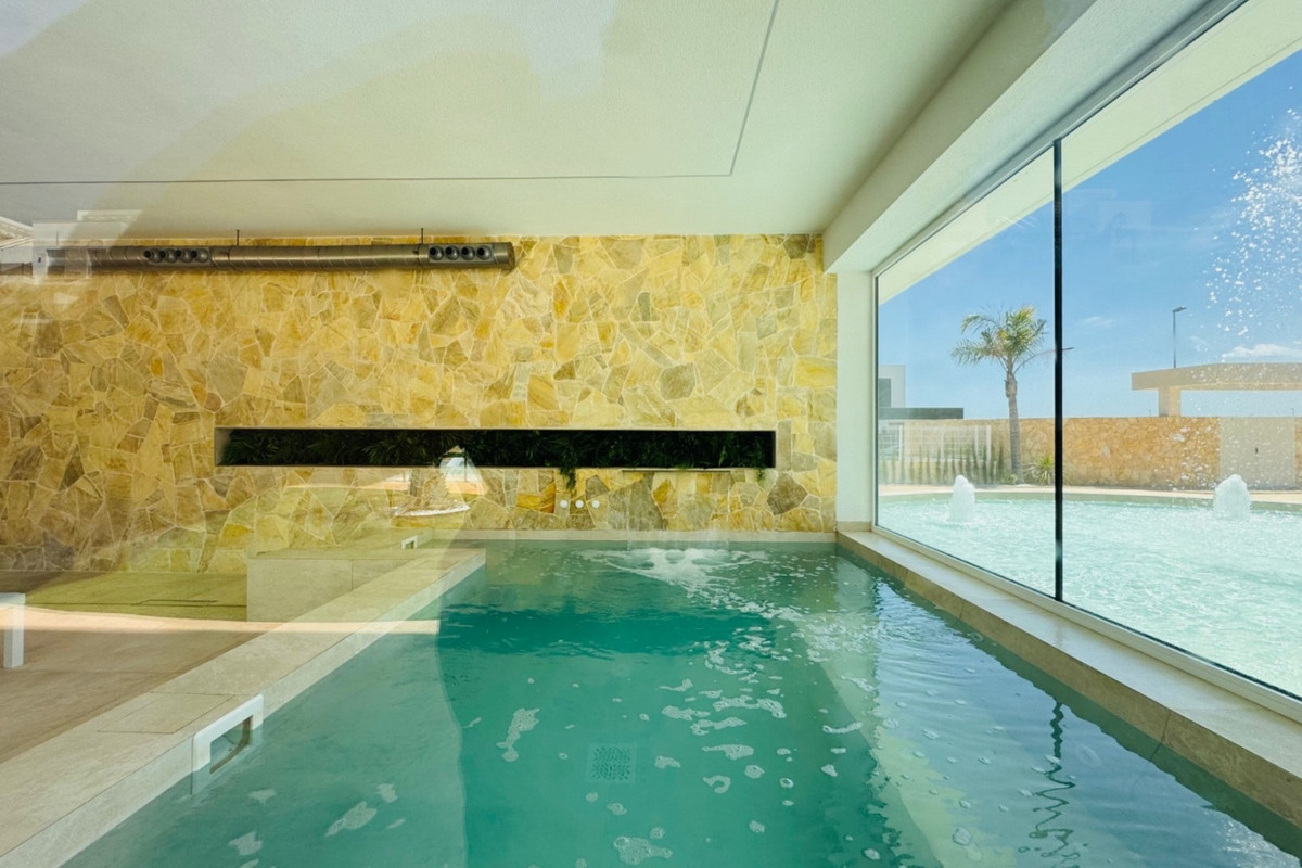 2 Bed Apartment for sale in Urbanización El Raso Costa Blanca, Alicante, Spain