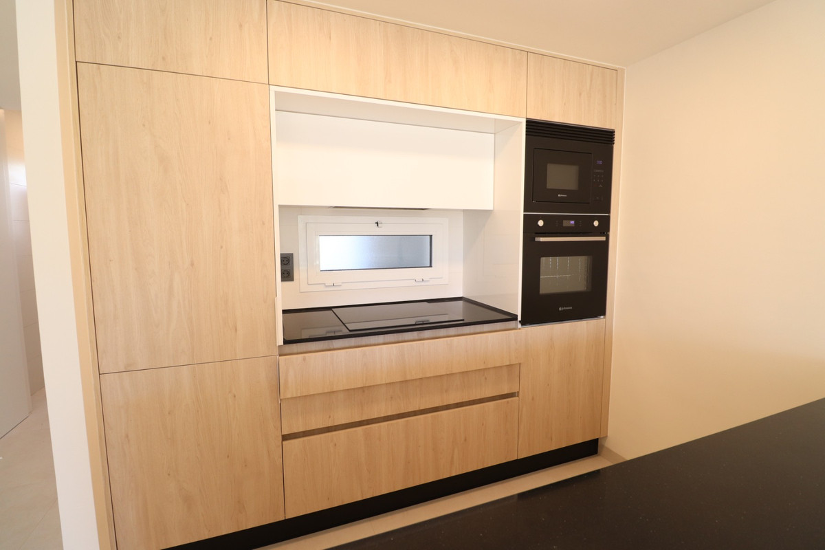 2 Bed Apartment for sale in Urbanización El Raso Costa Blanca, Alicante, Spain