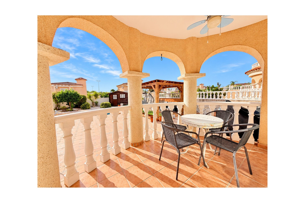 4 Bed Townhouse for sale in San Fulgencio Costa Blanca, Alicante, Spain