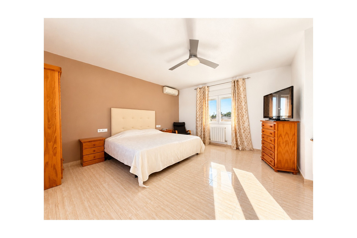 4 Bed Townhouse for sale in San Fulgencio Costa Blanca, Alicante, Spain