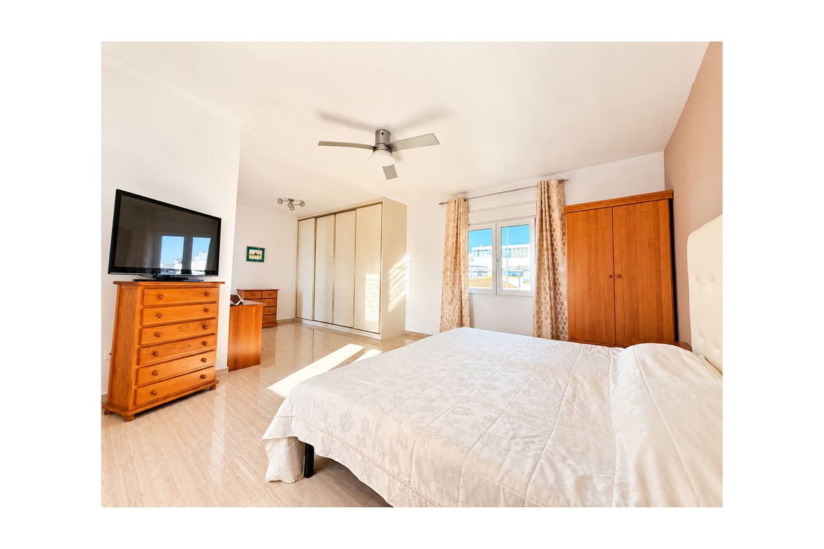 4 Bed Townhouse for sale in San Fulgencio Costa Blanca, Alicante, Spain