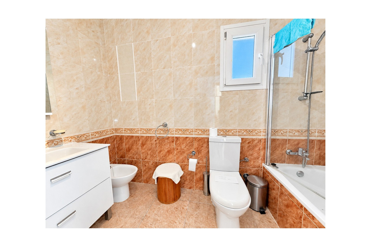 4 Bed Townhouse for sale in San Fulgencio Costa Blanca, Alicante, Spain