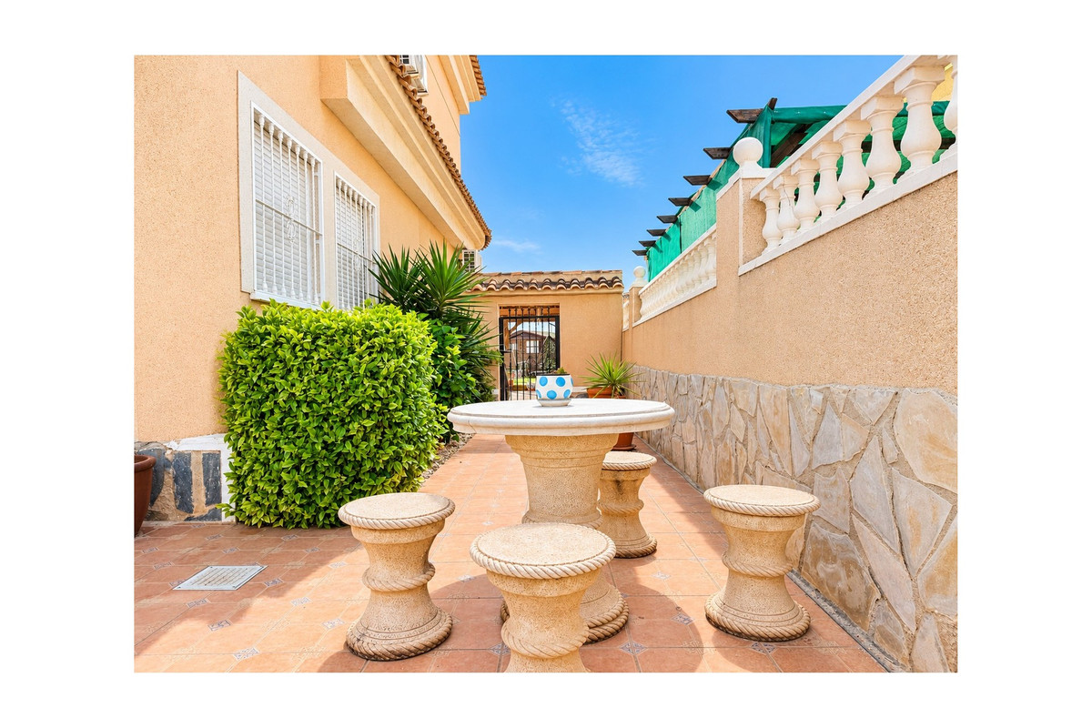4 Bed Townhouse for sale in San Fulgencio Costa Blanca, Alicante, Spain