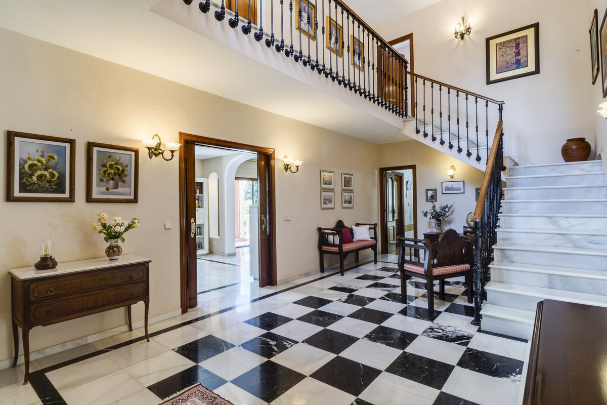 Se vende Villa - Chalet de 5 dormitorios en Costa Del Sol, Málaga, España