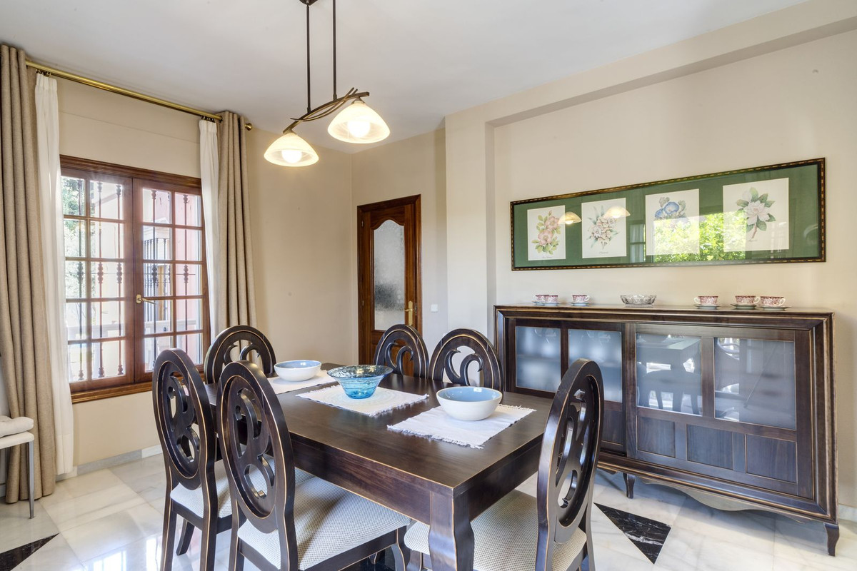 Se vende Villa - Chalet de 5 dormitorios en Costa Del Sol, Málaga, España