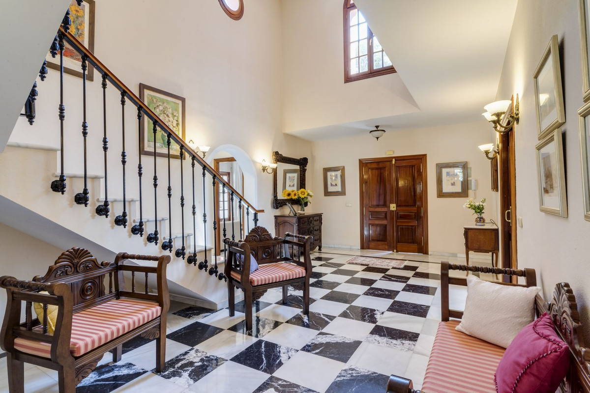 Se vende Villa - Chalet de 5 dormitorios en Costa Del Sol, Málaga, España