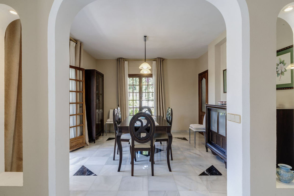 Se vende Villa - Chalet de 5 dormitorios en Costa Del Sol, Málaga, España