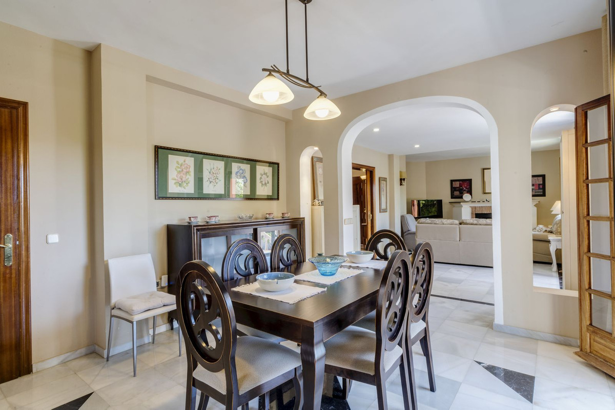 Se vende Villa - Chalet de 5 dormitorios en Costa Del Sol, Málaga, España