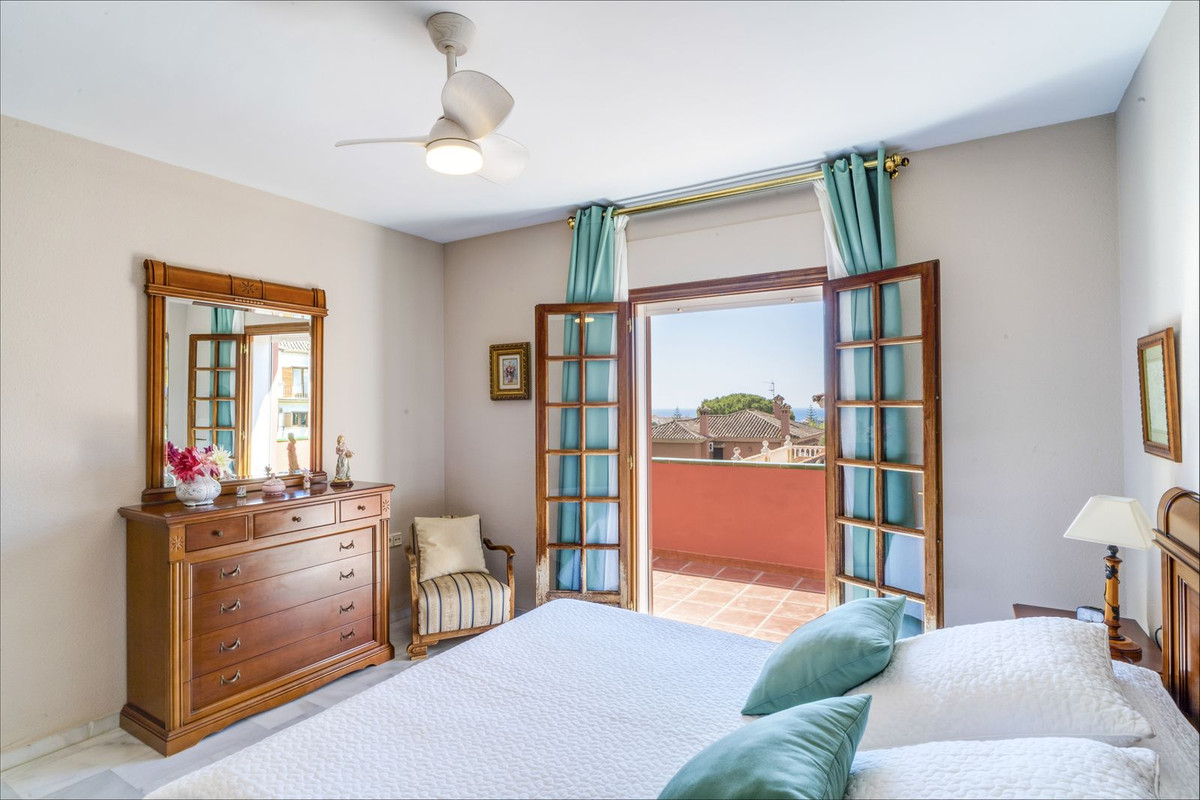 Se vende Villa - Chalet de 5 dormitorios en Costa Del Sol, Málaga, España
