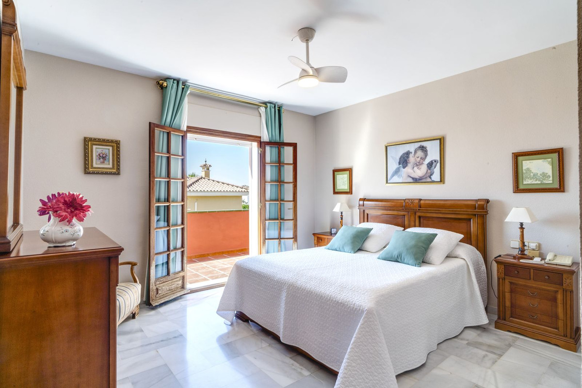 Se vende Villa - Chalet de 5 dormitorios en Costa Del Sol, Málaga, España