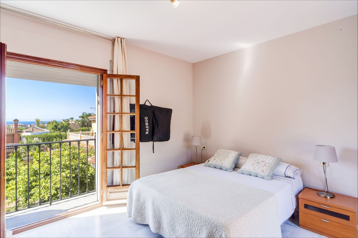Se vende Villa - Chalet de 5 dormitorios en Costa Del Sol, Málaga, España