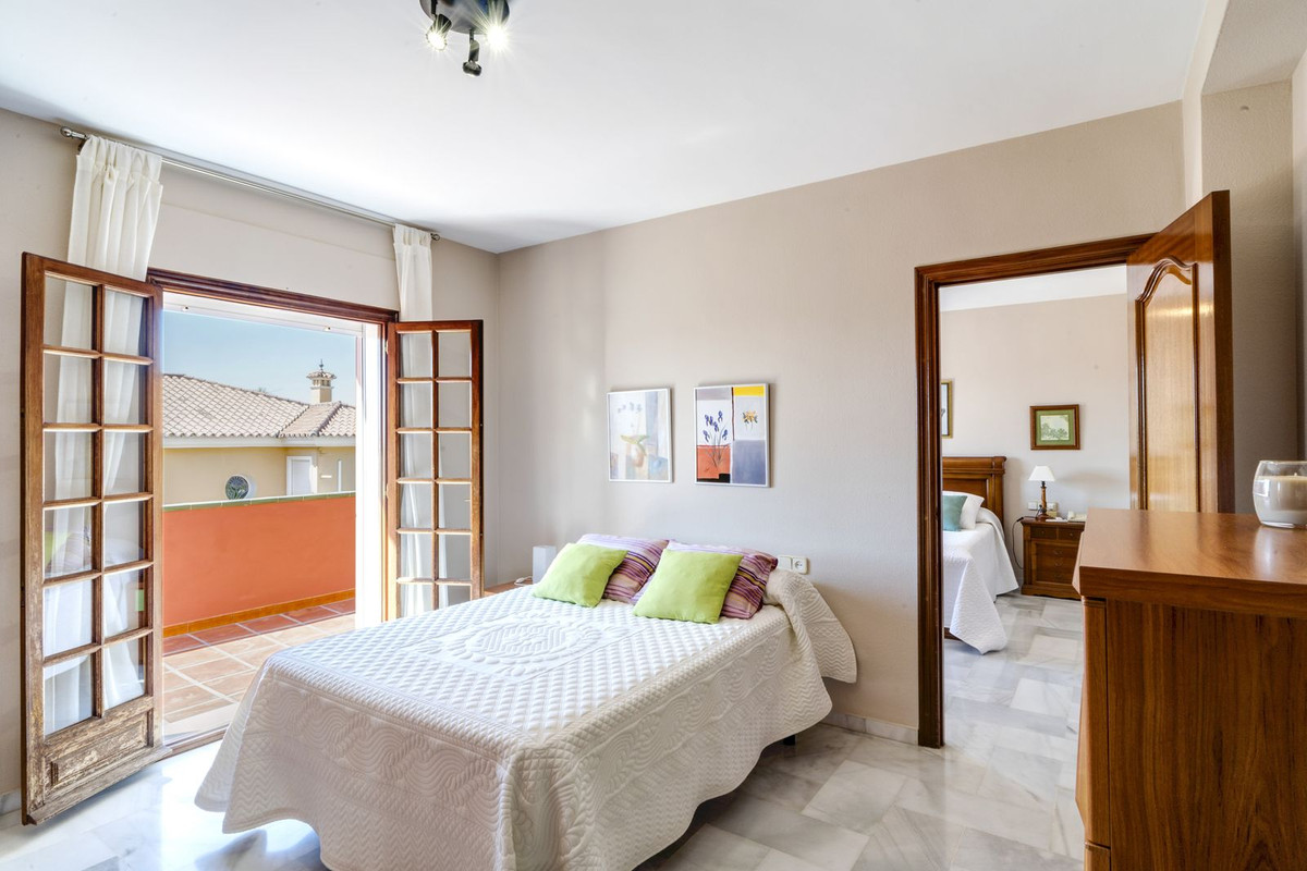 Se vende Villa - Chalet de 5 dormitorios en Costa Del Sol, Málaga, España