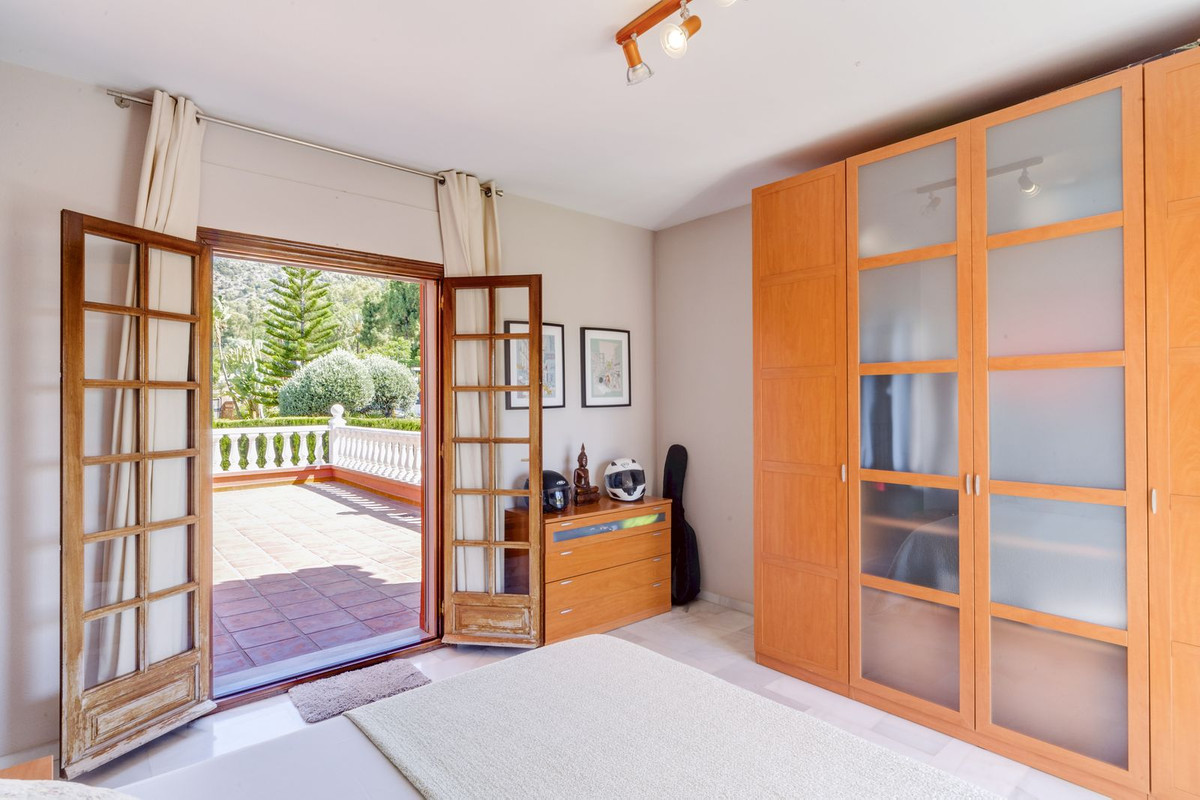 Se vende Villa - Chalet de 5 dormitorios en Costa Del Sol, Málaga, España